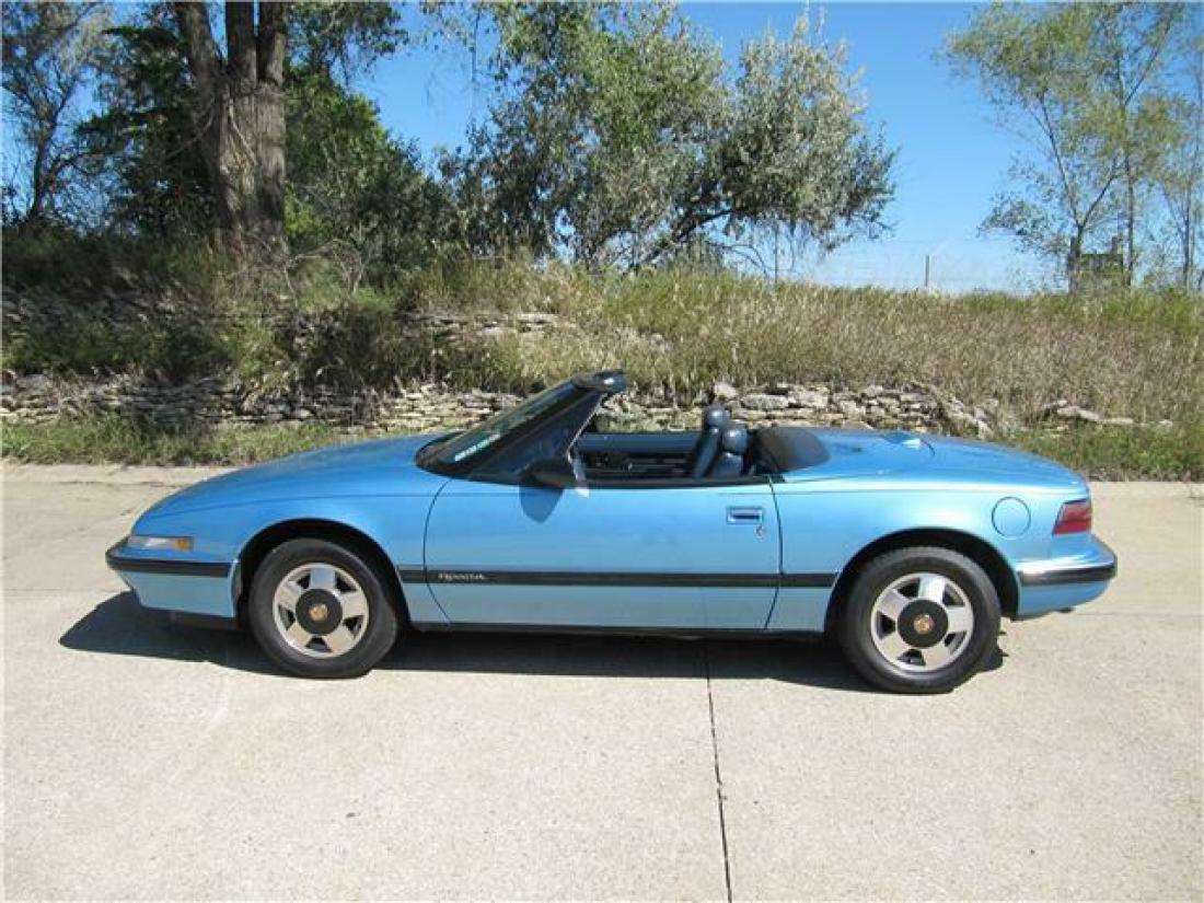 1990 Buick Reatta - photo 11