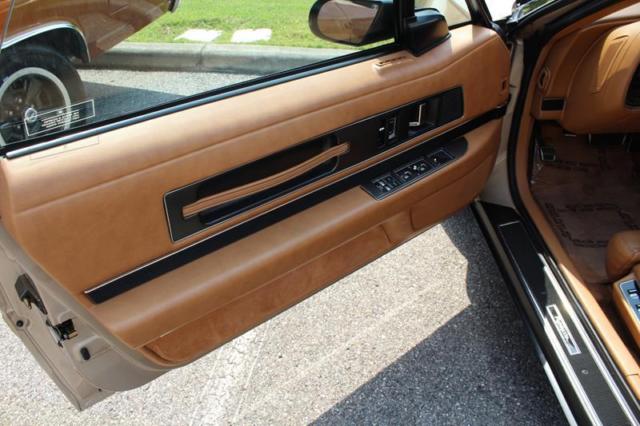 1990 Buick Reatta Base 2dr Convertible - photo 11