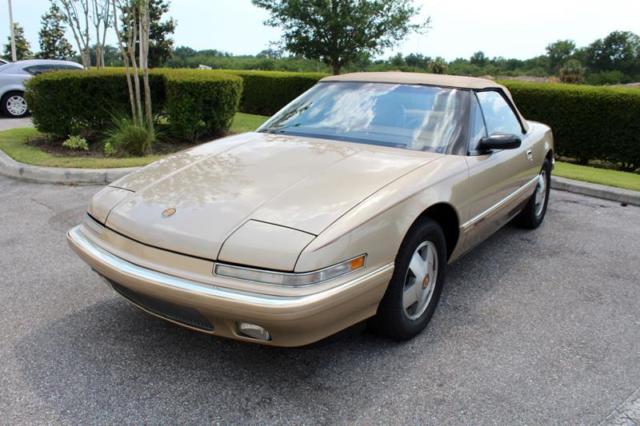 1990 Buick Reatta Base 2dr Convertible - photo 3