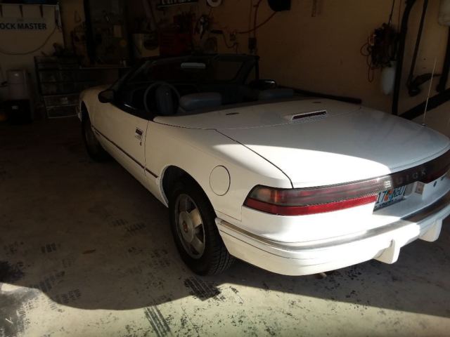 1990 Buick Reatta - photo 2
