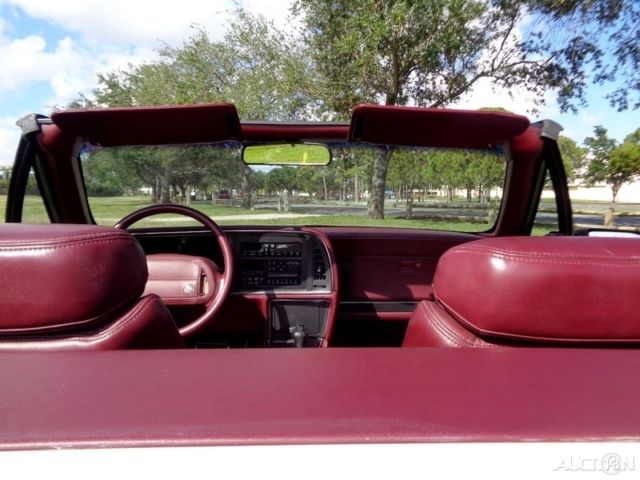 1990 Buick Reatta Base Convertible 2-Door - photo 10