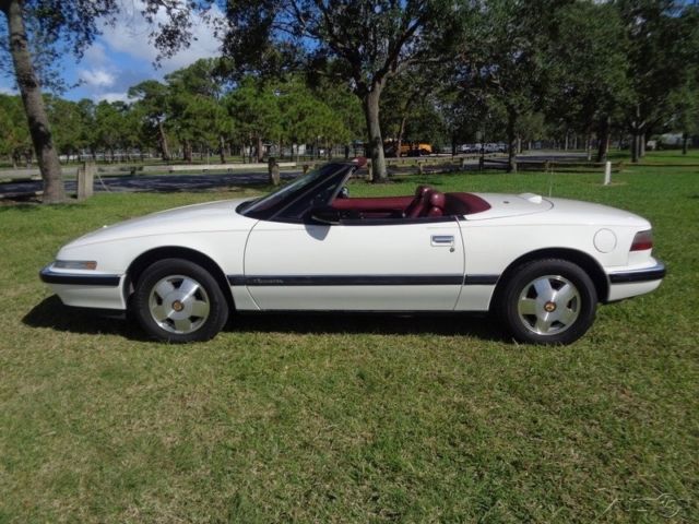 1990 Buick Reatta Base Convertible 2-Door - photo 11