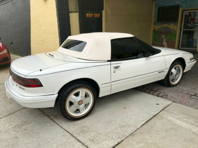 1990 Buick Reatta LEATHER - photo 2