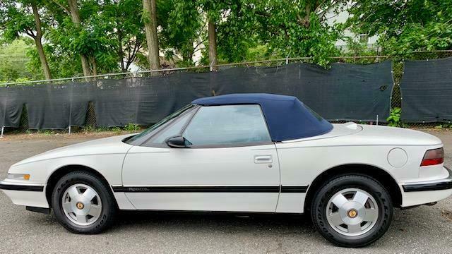 1990 BUICK REATTA CONVERTIBLE.. LOOKS AND RUNS EXCELLENT..LOW MILES 1990 Buick Reatta 2 DOOR
