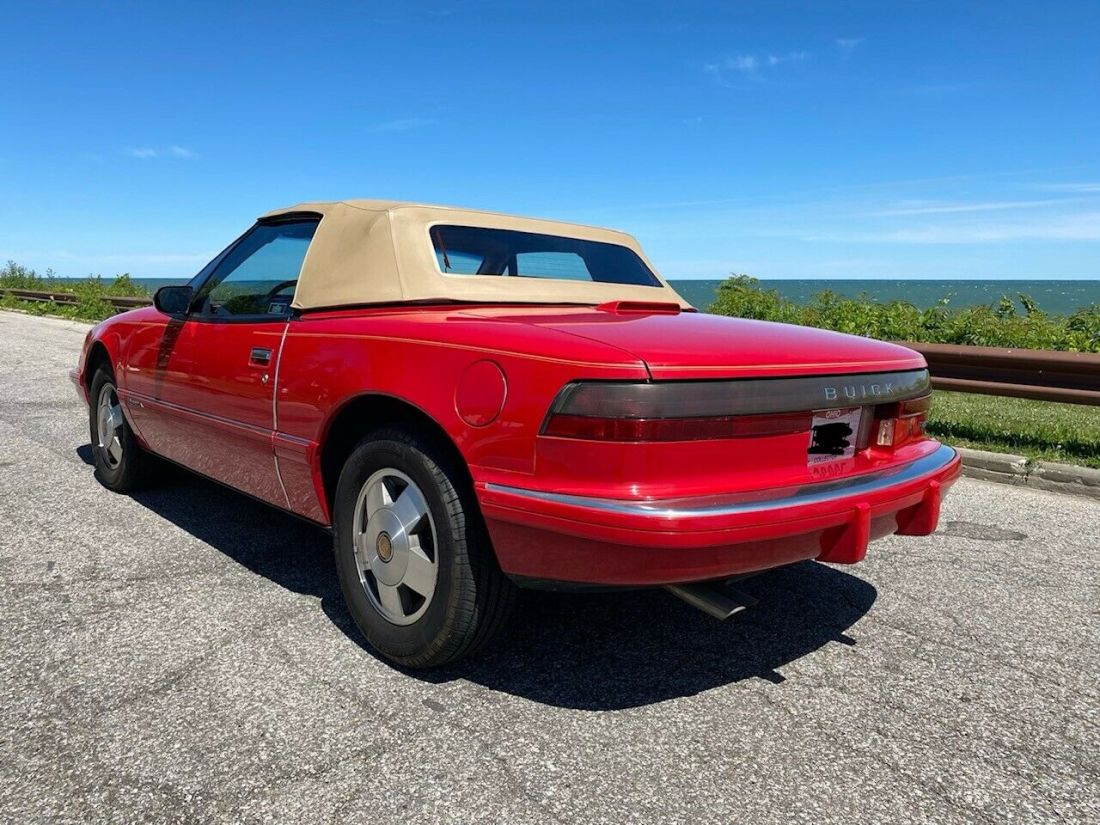 1990 Buick Reatta - photo 2