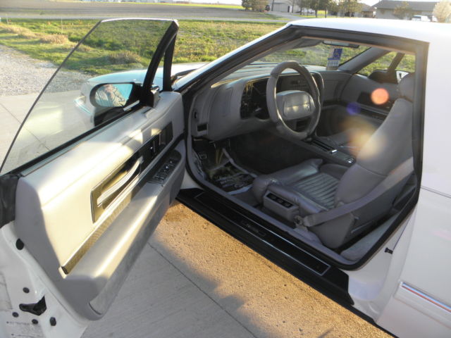 1990 Buick Reatta - photo 13