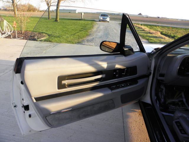 1990 Buick Reatta - photo 9