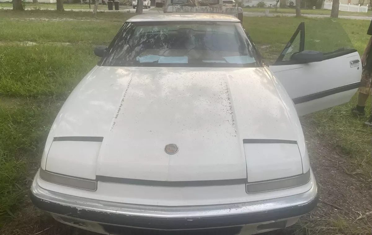 1990 Buick Reatta Nice Complete and Mileage Trans & Motor Good, Complete Car 1990 Buick Reatta