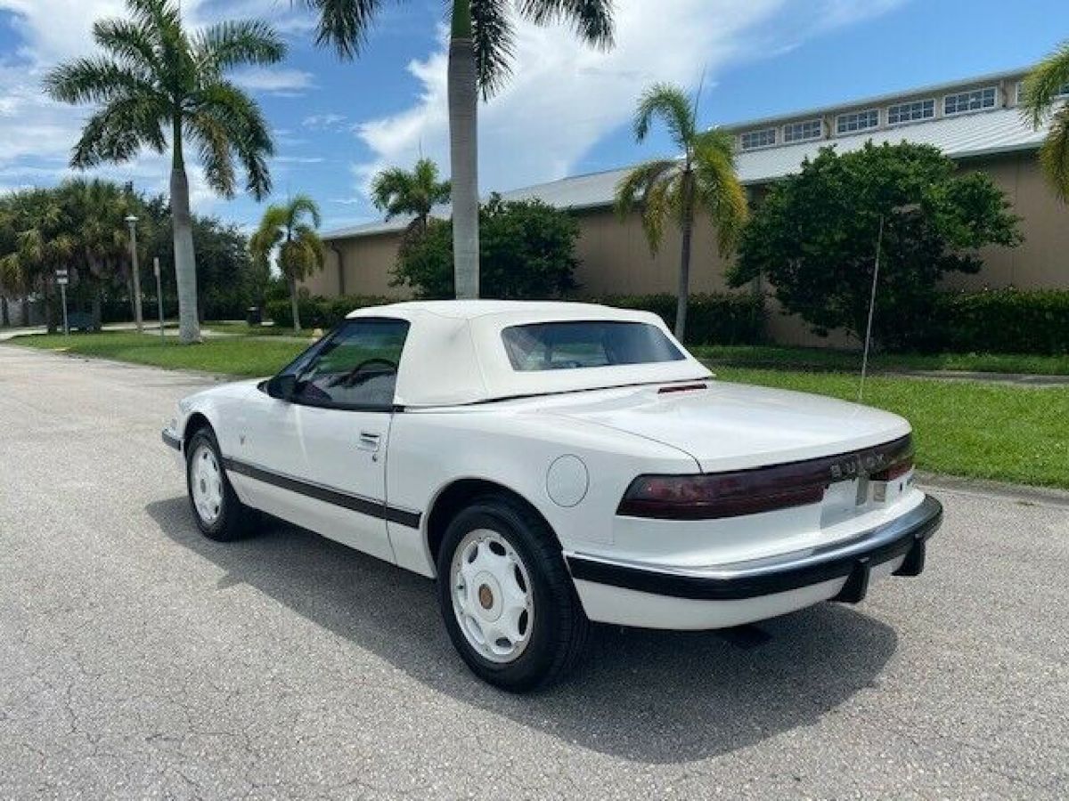 1990 Buick Reatta - photo 4