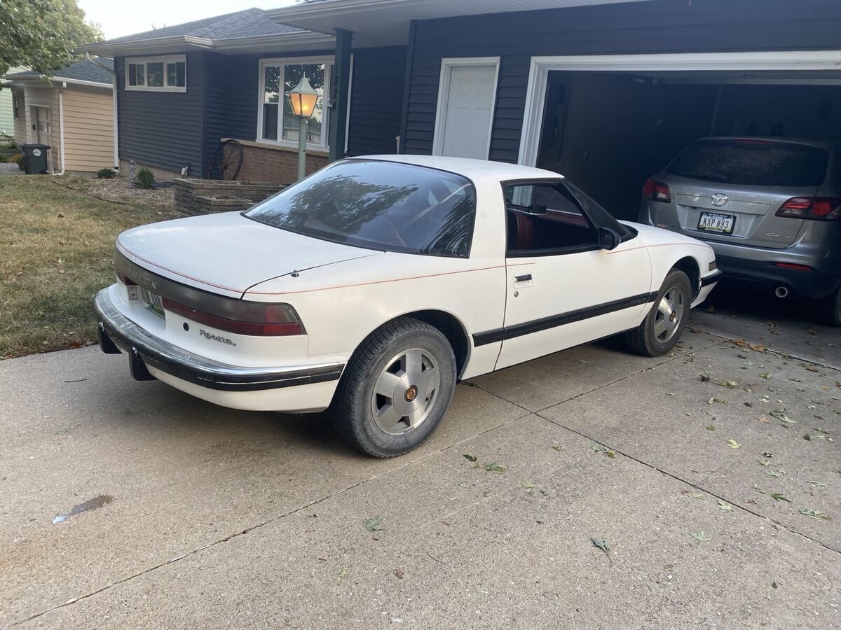 1990 Buick Reatta - photo 2