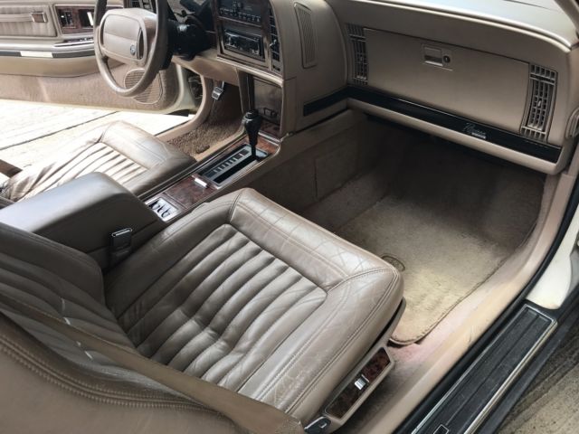 1990 Buick Riviera blue - photo 12