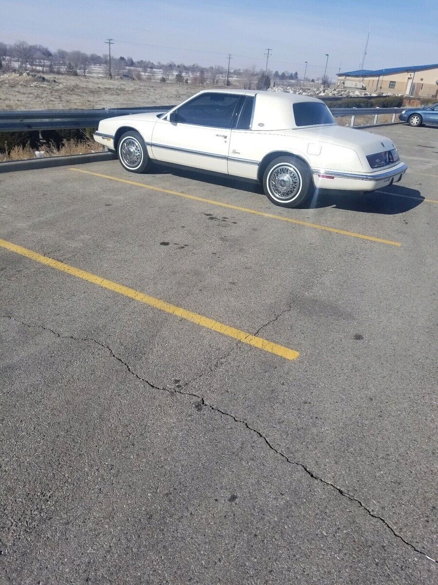 1990 Buick Riviera - photo 3