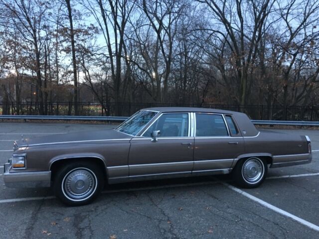 1990 Cadillac Brougham - photo 2