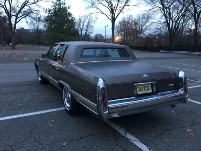 1990 Cadillac Brougham - photo 3