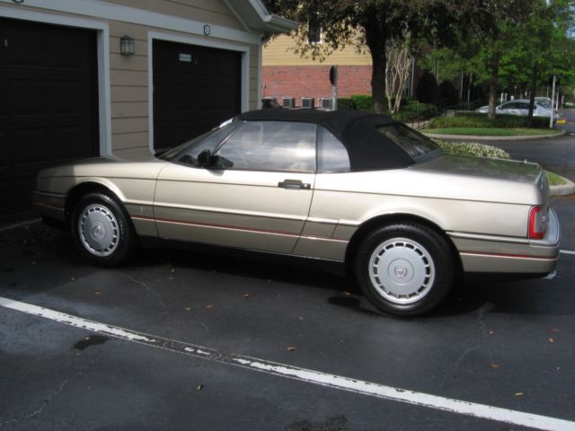 1990 Cadillac Allante / 2 Door Convertible 1990 Cadillac Allante