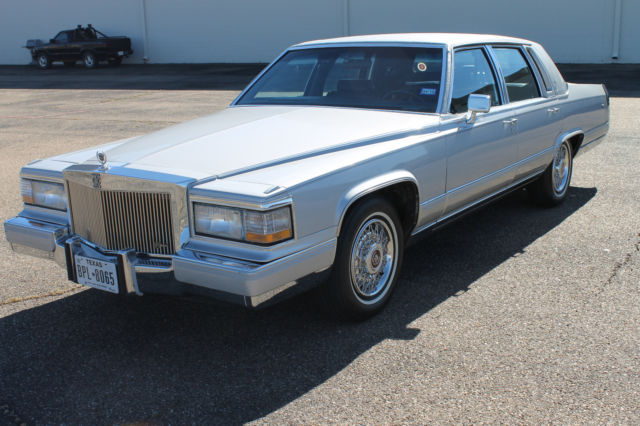 1990 Cadillac Brougham ( 32,937 actual miles ) 1990 Cadillac Brougham Standard