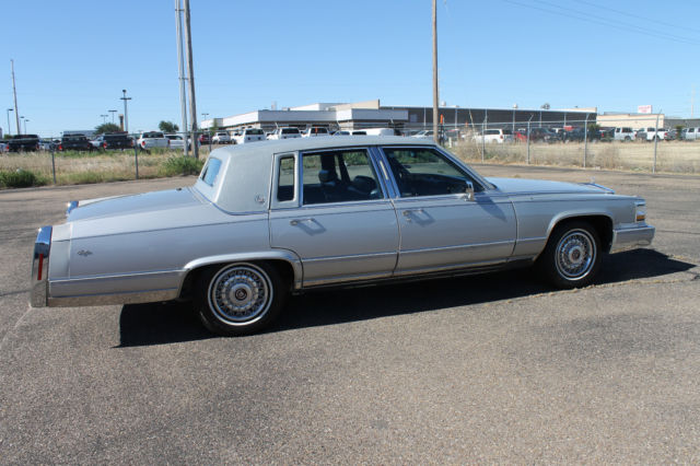 1990 Cadillac Brougham Standard - photo 4