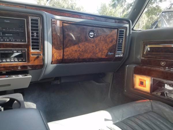 1990 Cadillac Brougham - photo 10