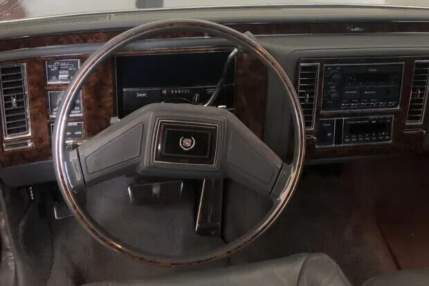 1990 Cadillac Brougham - photo 6