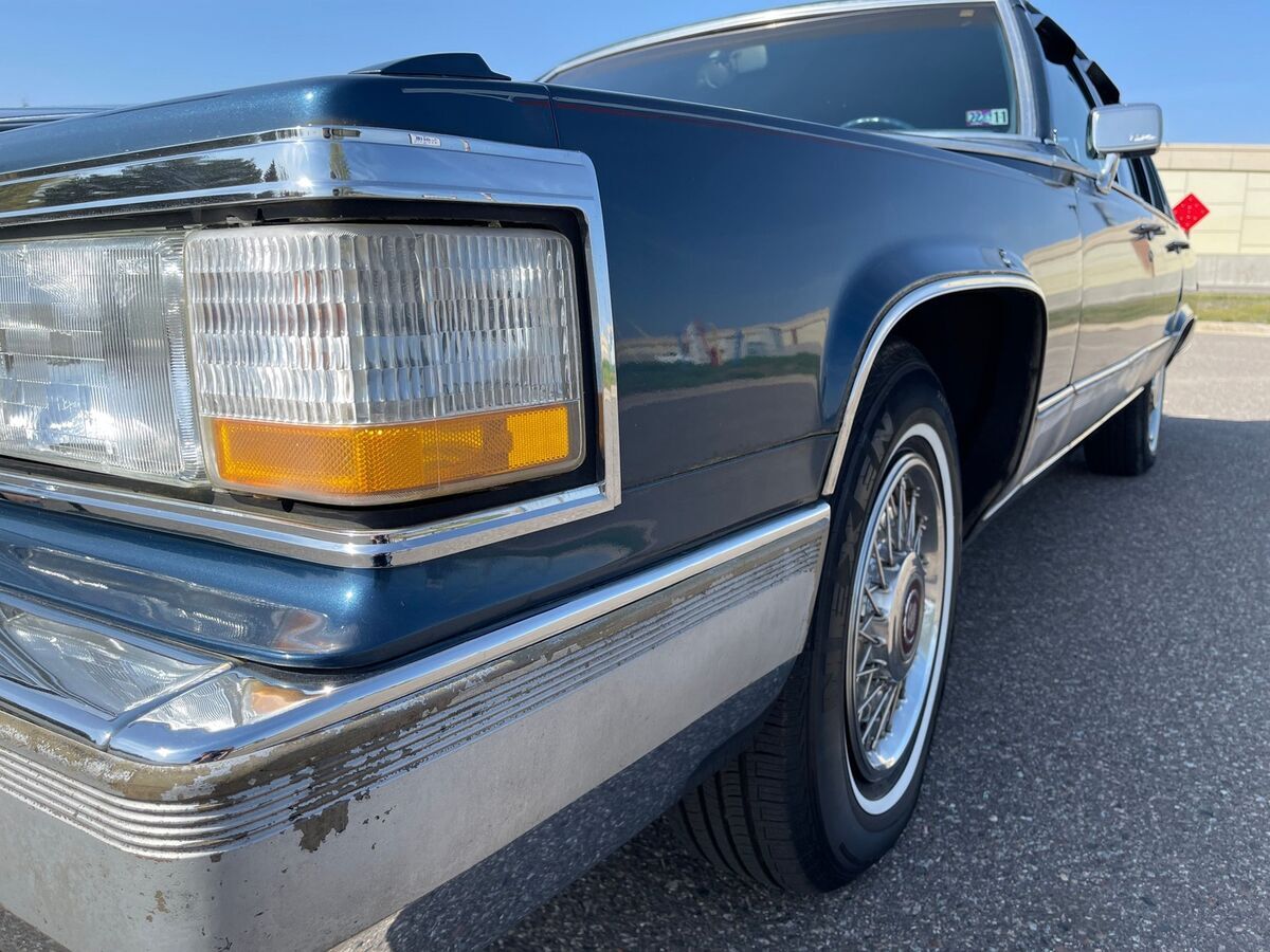 1990 Cadillac Brougham 4dr Sedan - photo 12