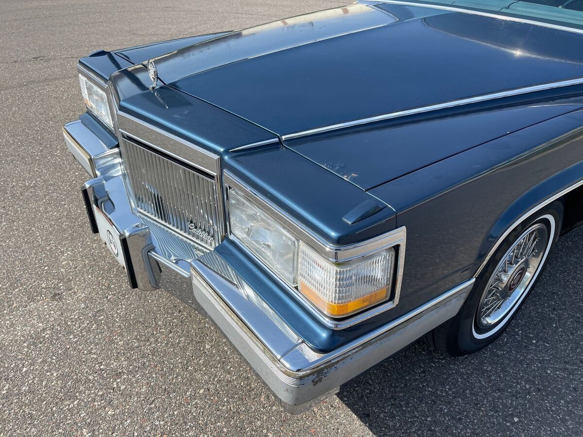 1990 Cadillac Brougham 4dr Sedan - photo 13
