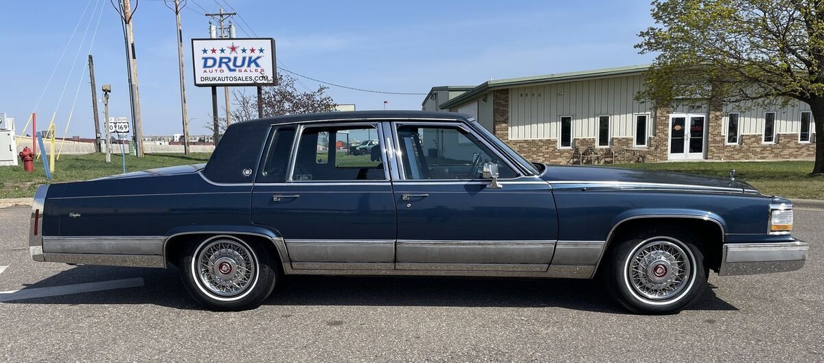 1990 Cadillac Brougham 4dr Sedan - photo 3
