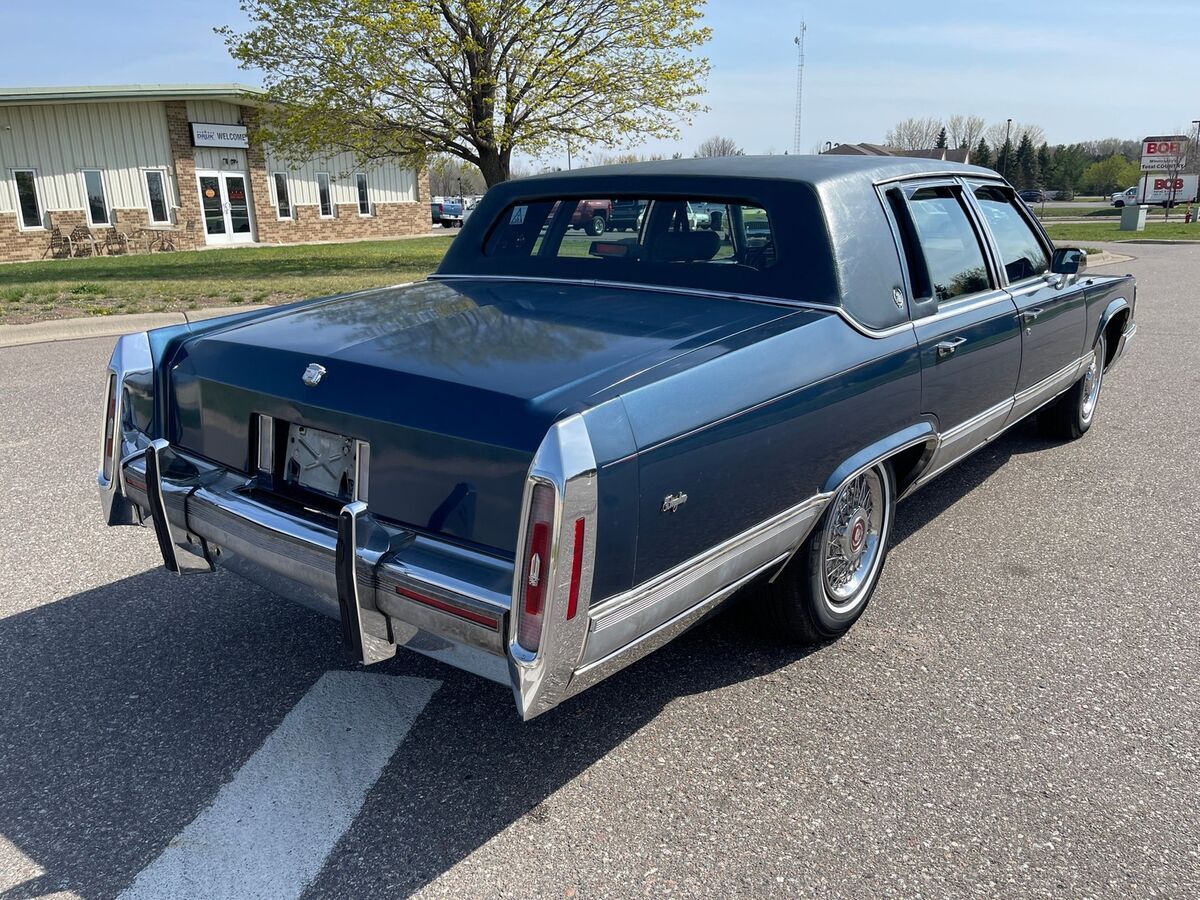 1990 Cadillac Brougham 4dr Sedan - photo 4