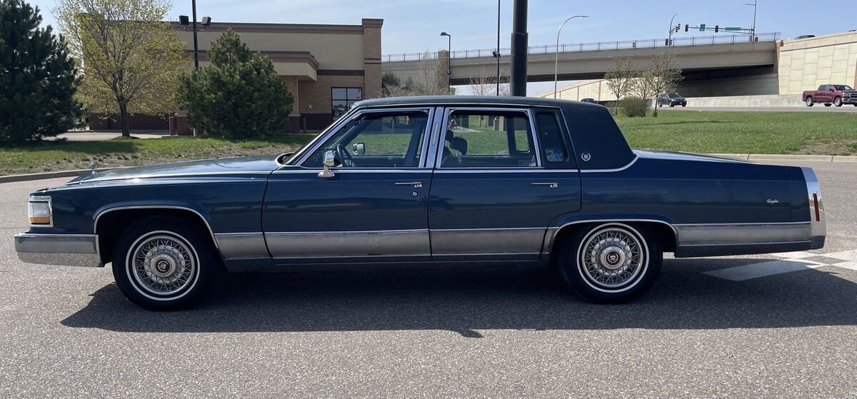 1990 Cadillac Brougham 4dr Sedan - photo 7