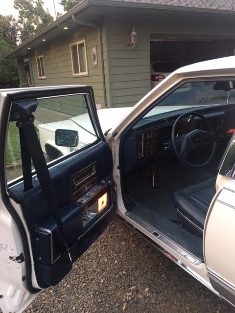 1990 Cadillac Brougham - photo 10