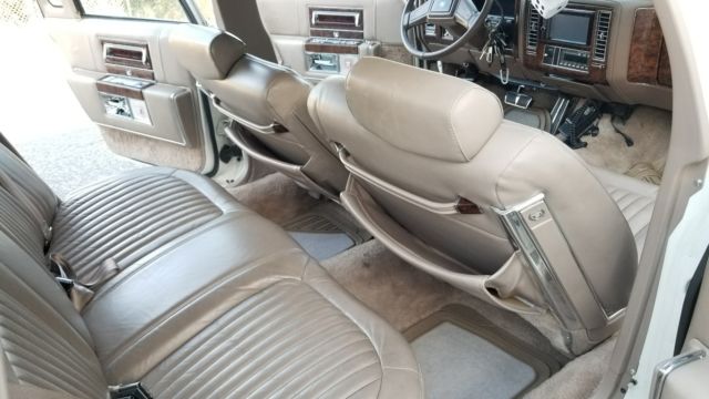 1990 Cadillac Brougham Gold and chrome - photo 11