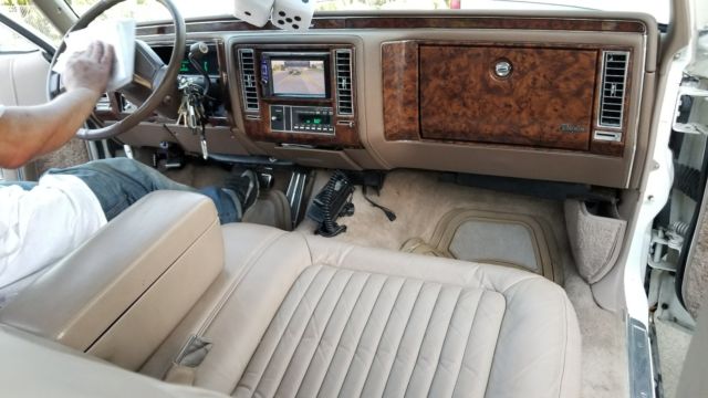 1990 Cadillac Brougham Gold and chrome - photo 8