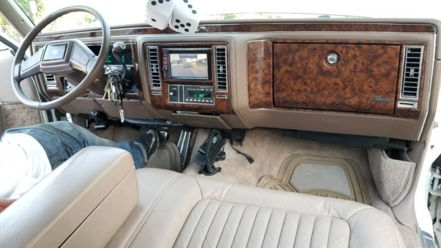 1990 Cadillac Brougham Gold and chrome - photo 10