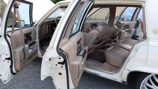 1990 Cadillac Brougham Gold and chrome - photo 7