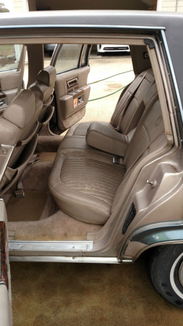 1990 Cadillac Brougham - photo 10