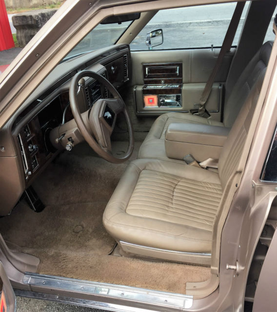 1990 Cadillac Brougham - photo 6