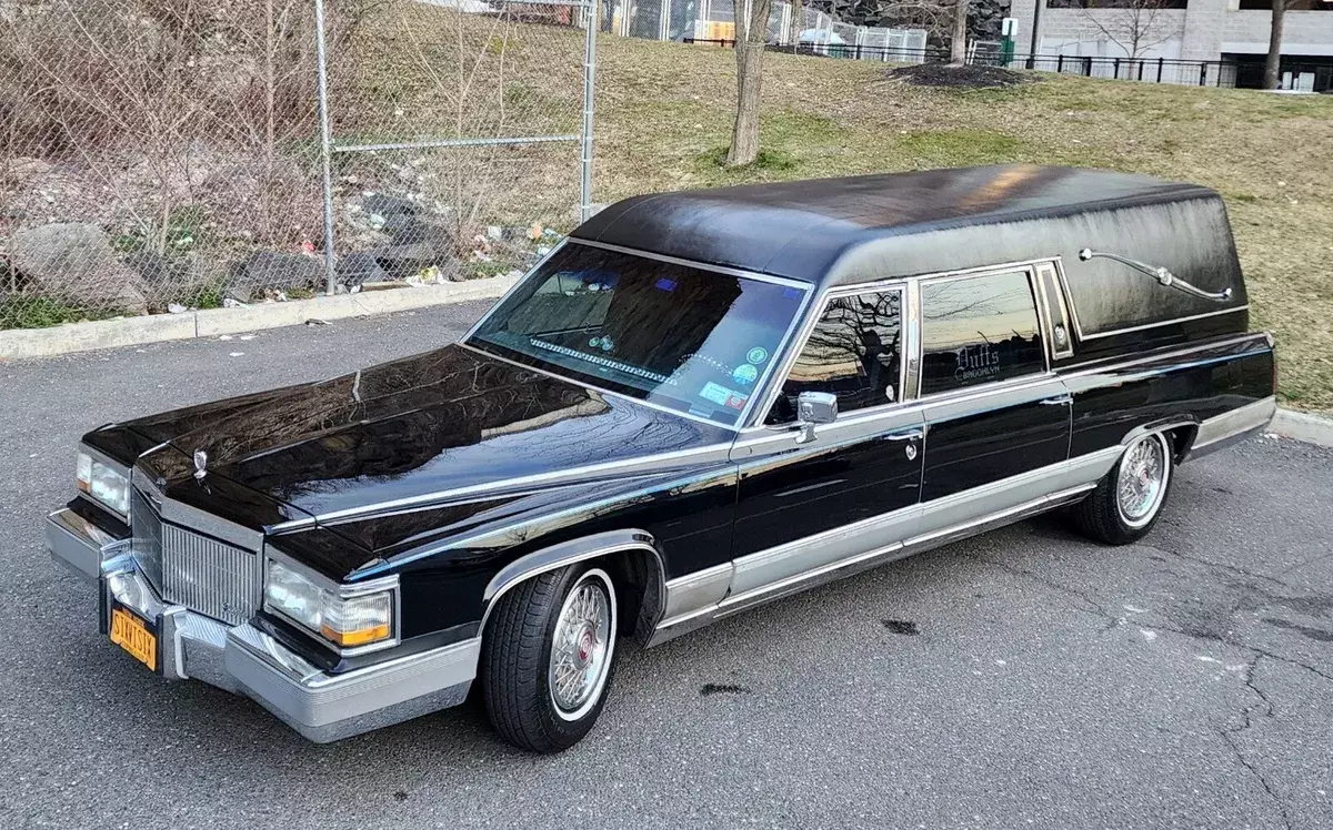 1990 Cadillac Brougham Black RWD Automatic HEARSE 1990 Cadillac Brougham HEARSE
