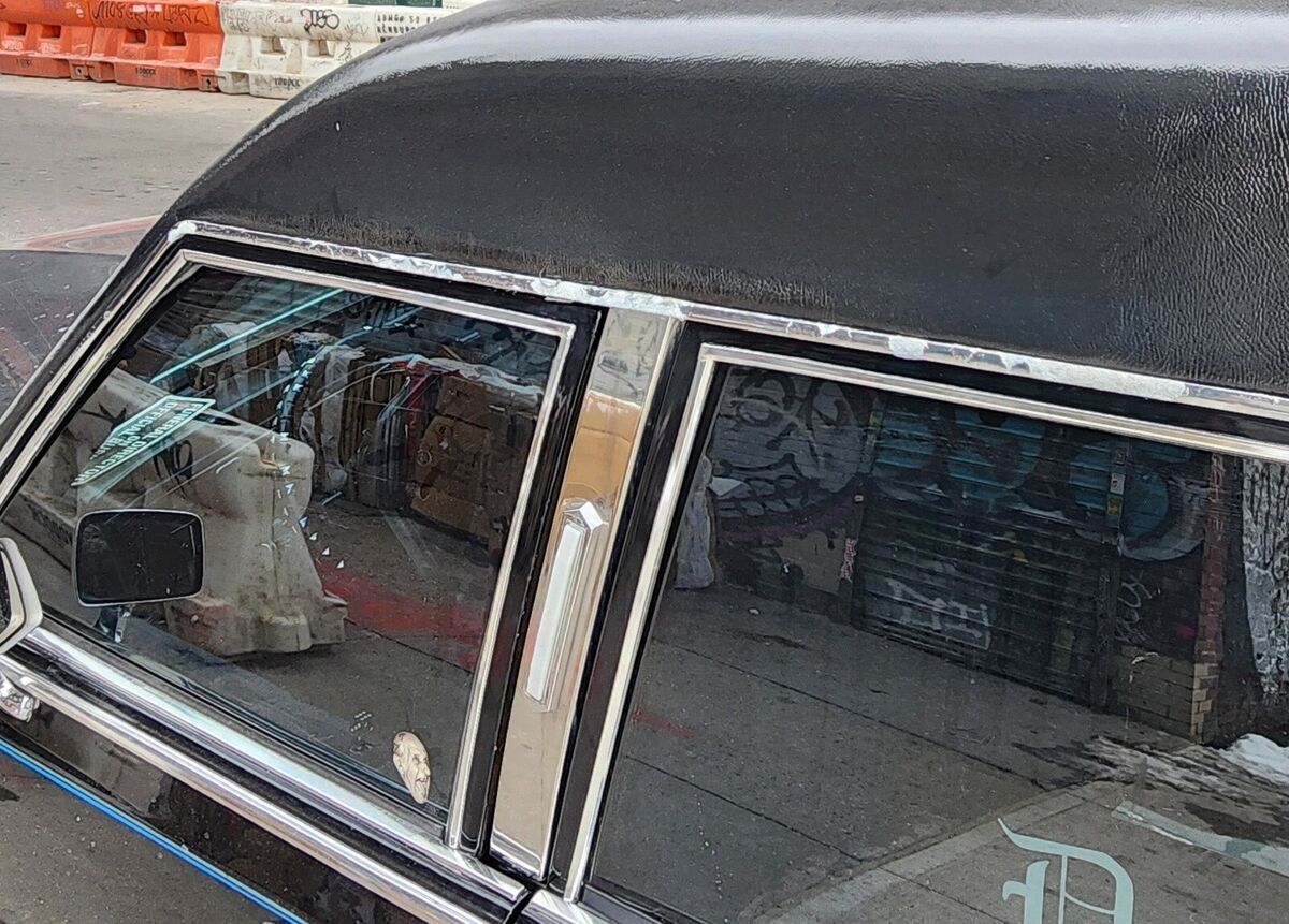 1990 Cadillac Brougham HEARSE - photo 9