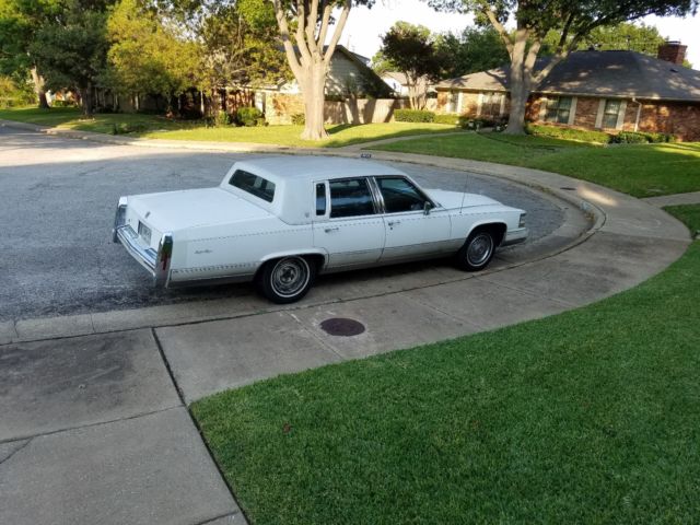1990 Cadillac Brougham - photo 2