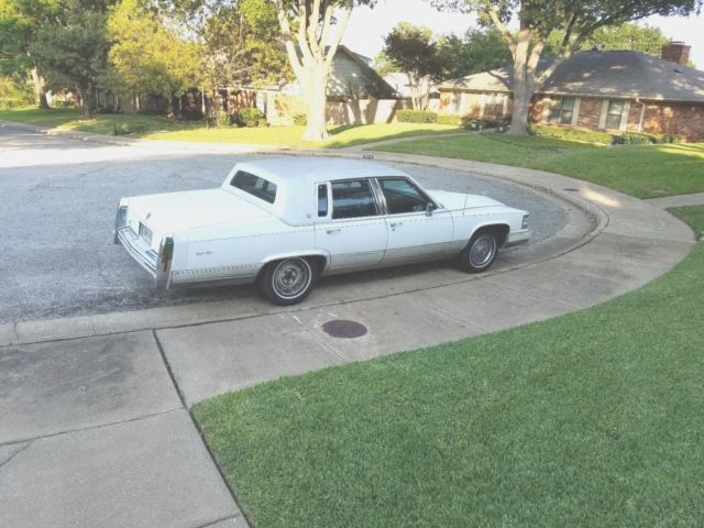 1990 Cadillac Brougham D'elegance 5.7L NICE!!! Collector Car 106,000 miles 1990 Cadillac Brougham