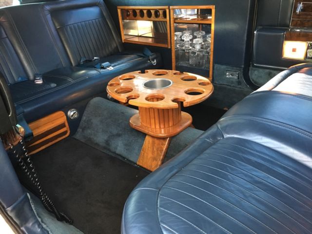 1990 Cadillac Brougham d'Elegance Sedan 4-Door - photo 3