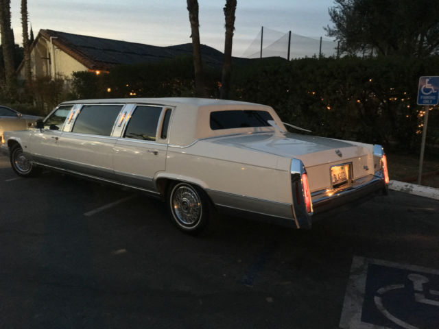 1990 Cadillac Brougham d'Elegance Sedan 4-Door - photo 5