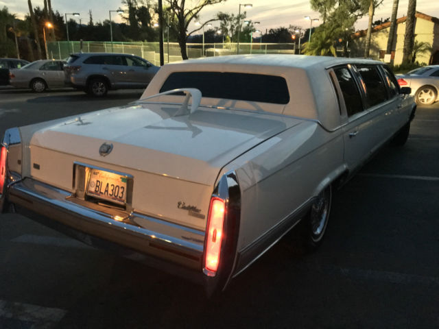 1990 Cadillac Brougham d'Elegance Sedan 4-Door - photo 6