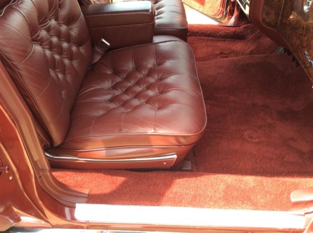 1990 Cadillac Brougham 4 Door Sedan - photo 10