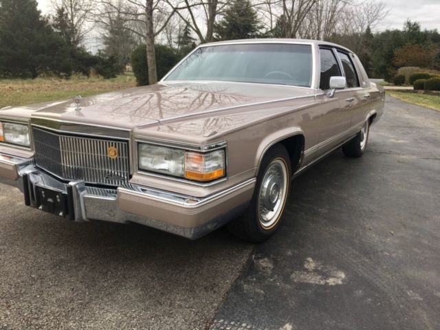 1990 Cadillac Brougham D’Elegance 5.7L Very Low Miles 1990 Cadillac Brougham D’elegance