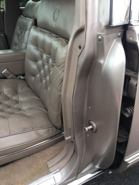 1990 Cadillac Brougham D’elegance - photo 12
