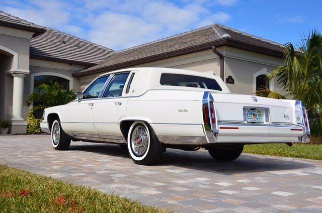 1990 Cadillac Brougham d'Elegance Sedan 4-Door 5.7L fleetwood eldorado Biarritz 1990 Cadillac Brougham