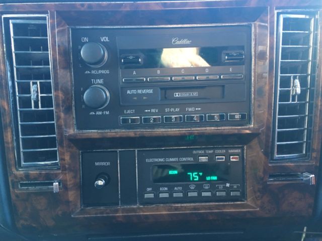 1990 Cadillac Brougham Customer Gold Edition - photo 10