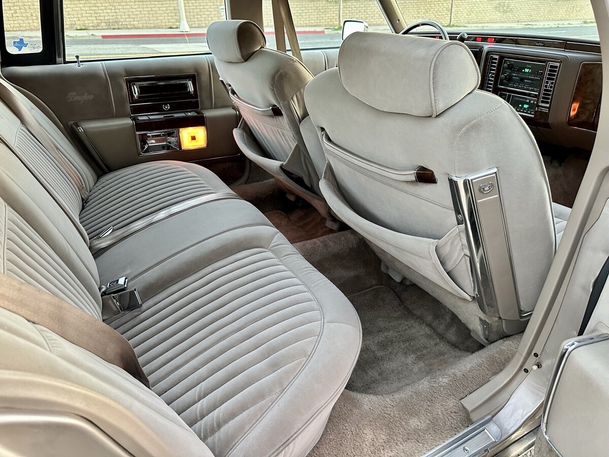 1990 Cadillac Brougham - photo 13