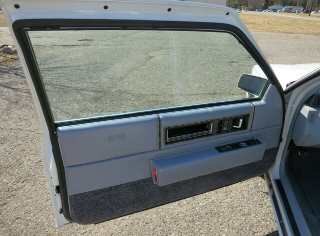 1990 Cadillac DeVille - photo 13