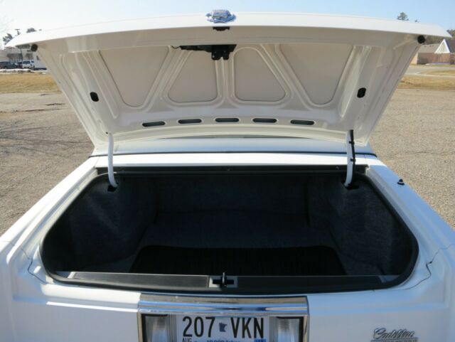 1990 Cadillac DeVille - photo 9